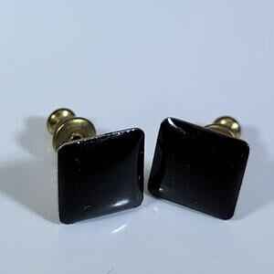 Vintage Black Square Resin Stud Earrings – Simple, Classic Design with Elegance
